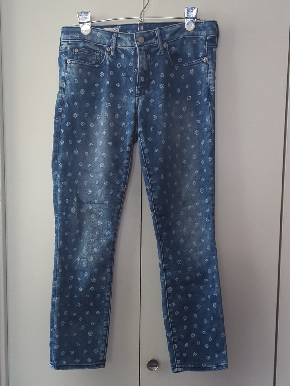 Skinny Jeans with Small Floral Print